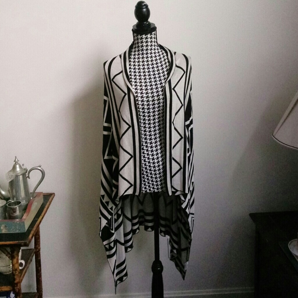 T/O Black and Tan Sweaters Size S